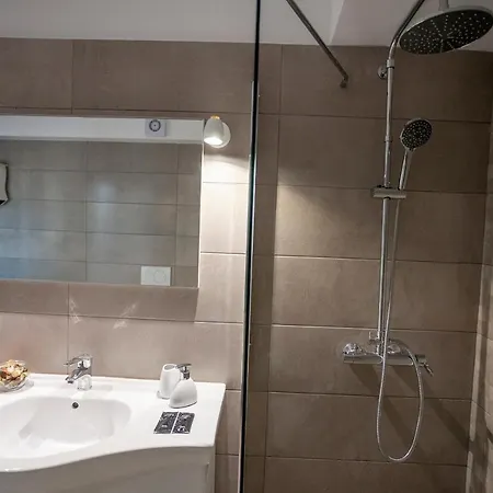 Attalos Luxury Flat Psyrri Square-3